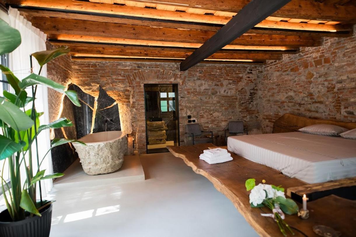 World Studio Sibiu Bagian luar foto